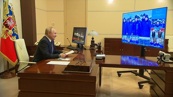 Телемост с президентом начался с улыбок Телемост с президентом начался с улыбок