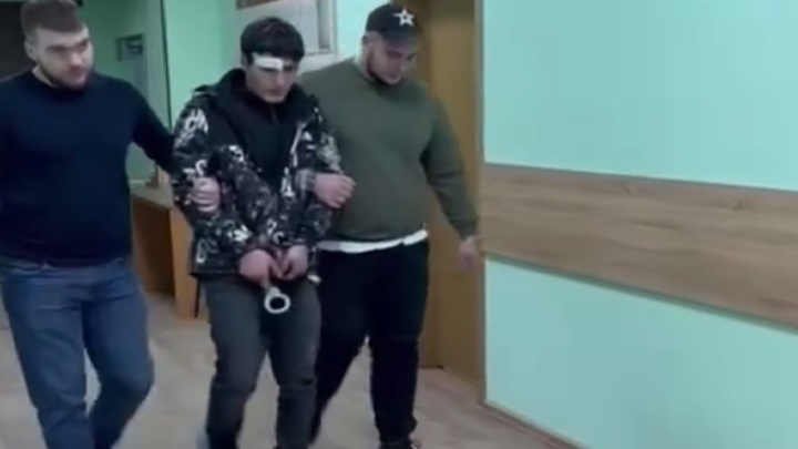 Мужчина тяжело ранил экс-возлюбленную около остановки в Москве Мужчина тяжело ранил экс-возлюбленную около остановки в Москве