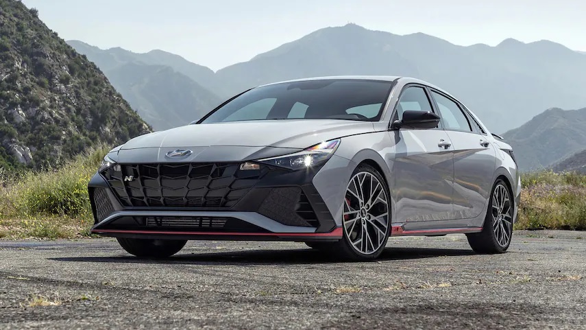 В России начались продажи седанов Hyundai Elantra 2023 года выпуска за 1,94 млн рублей В России начались продажи седанов Hyundai Elantra 2023 года выпуска за 1,94 млн рублей