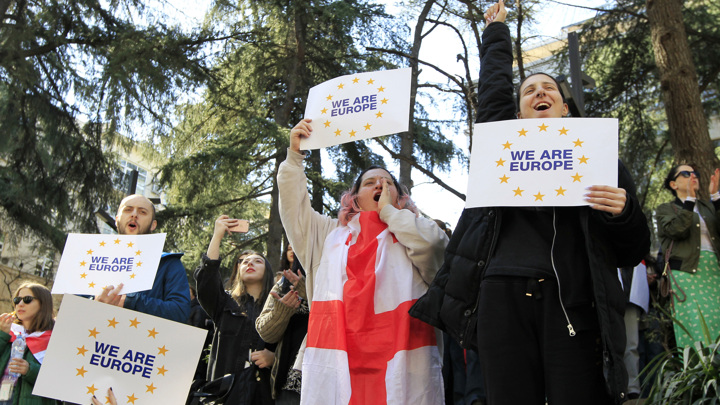 Вернувшиеся с Украины наемники попробуют расшатать Грузию Вернувшиеся с Украины наемники попробуют расшатать Грузию