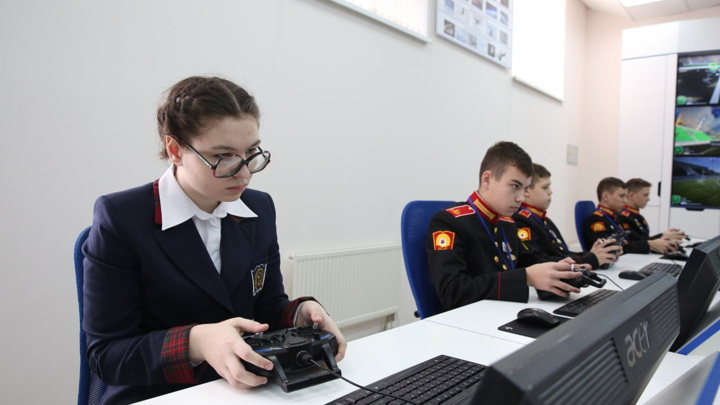 Минобороны провело детский турнир по управлению беспилотниками Минобороны провело детский турнир по управлению беспилотниками