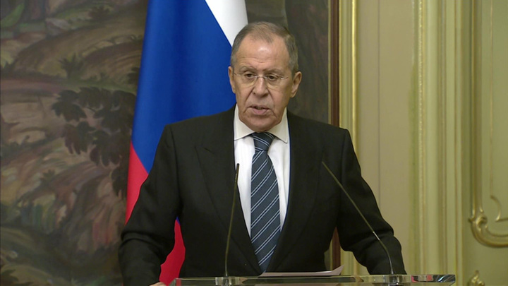 Лавров: Россия в отличие от Запада ни к кому не относится свысока Лавров: Россия в отличие от Запада ни к кому не относится свысока