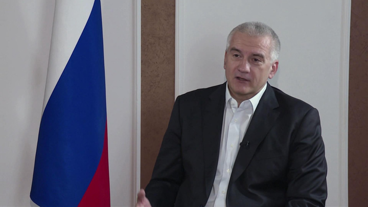 Аксенов о воссоединении Крыма с Россией: крымчане чувствуют себя дома Аксенов о воссоединении Крыма с Россией: крымчане чувствуют себя дома