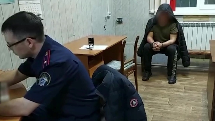 Устроивший стрельбу из окна житель Вятских Полян взят под стражу Устроивший стрельбу из окна житель Вятских Полян взят под стражу