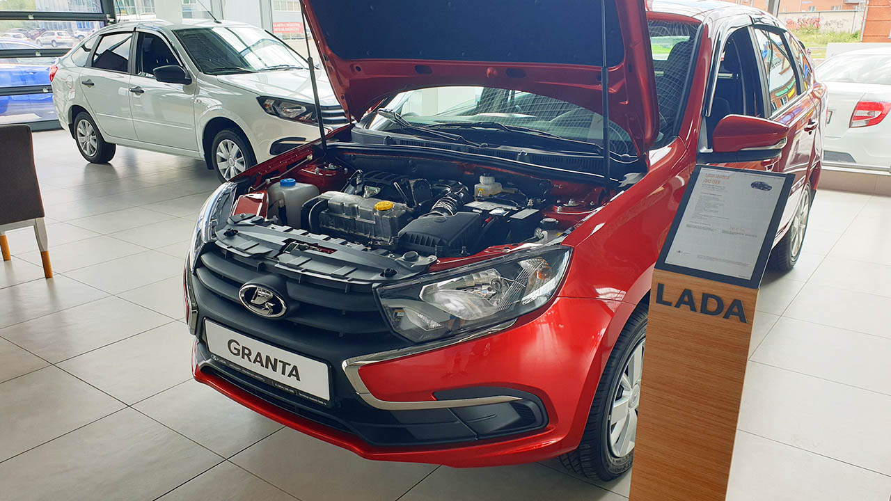 Lada Granta останется без трех комплектаций до лета 2023 года Lada Granta останется без трех комплектаций до лета 2023 года