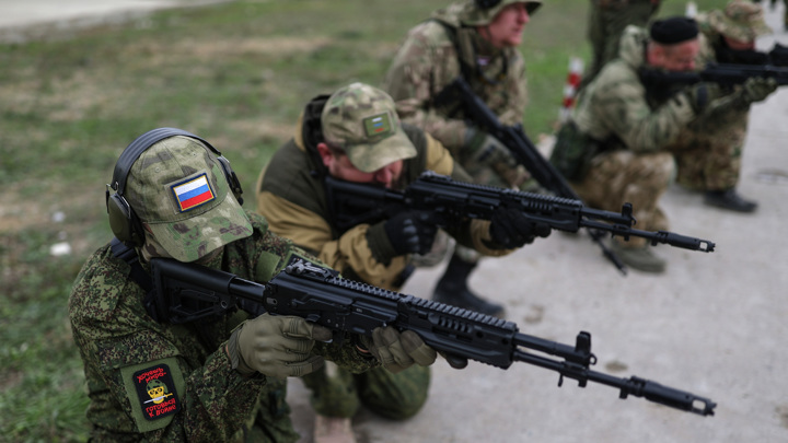 С 1 января 2023 по контракту и добровольцами приняты 117 тыс. человек С 1 января 2023 по контракту и добровольцами приняты 117 тыс. человек