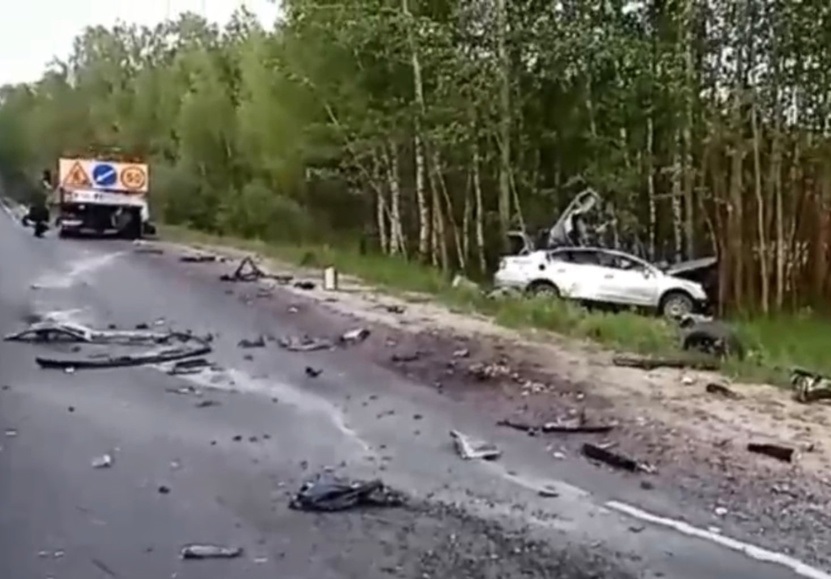 Колеса и запчасти были разбросаны по всей трассе: страшное ДТП произошло под Городцом в Нижегородской области Колеса и запчасти были разбросаны по всей трассе: страшное ДТП произошло под Городцом в Нижегородской области