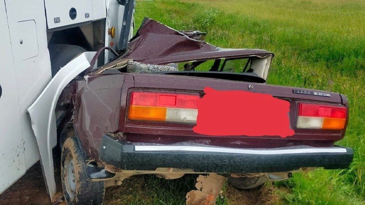 Автобус попал в ДТП в Калужской области, погиб человек Автобус попал в ДТП в Калужской области, погиб человек