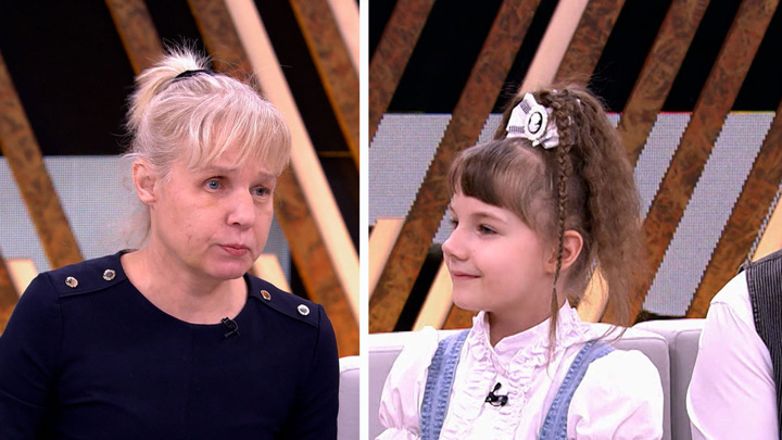 Мать выбежала из студии «Прямого эфира», чтобы не встречаться с дочкой Мать выбежала из студии «Прямого эфира», чтобы не встречаться с дочкой