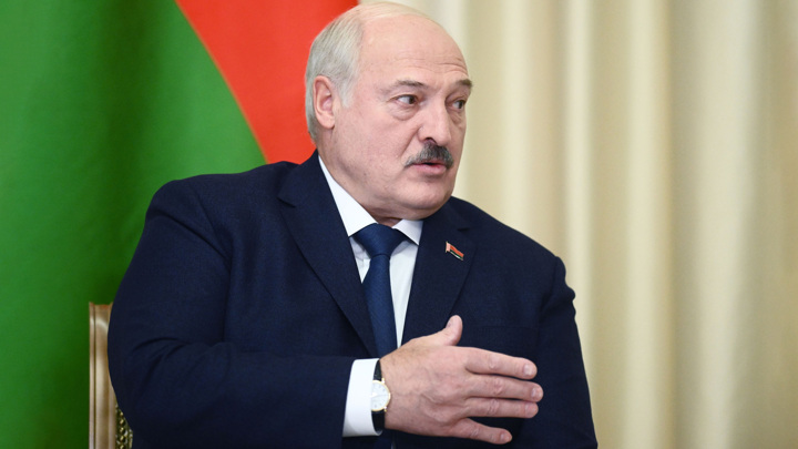 Лукашенко показал Путину карту переброски польских войск к границе Союзного государства Лукашенко показал Путину карту переброски польских войск к границе Союзного государства