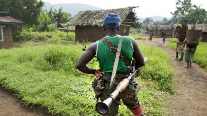 Военный расстрелял 13 человек на похоронах сына Военный расстрелял 13 человек на похоронах сына