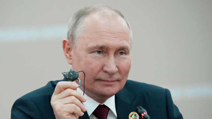Путин преподносит сюрприз за сюрпризом, отметил Сакс Путин преподносит сюрприз за сюрпризом, отметил Сакс