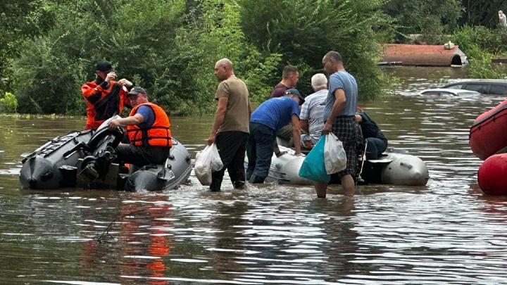 Вода в затопившей Уссурийск реке поднялась на рекордные 10 метров Вода в затопившей Уссурийск реке поднялась на рекордные 10 метров