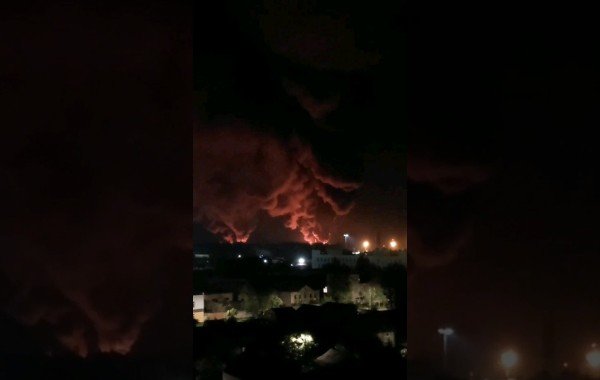 В аэропорту Пскова возник пожар после атаки украинских беспилотников В аэропорту Пскова возник пожар после атаки украинских беспилотников