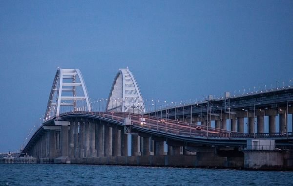 Назван срок запуска движения по восстановленной части Крымского моста Назван срок запуска движения по восстановленной части Крымского моста
