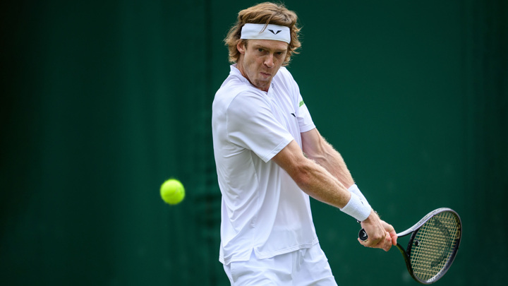 Рублев проиграл в 1/4 финала турнира ATP 500 в Роттердаме Рублев проиграл в 1/4 финала турнира ATP 500 в Роттердаме