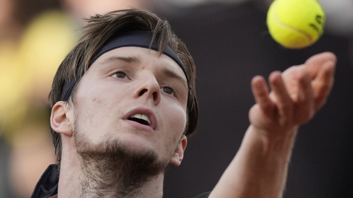 Бублик проиграл Синнеру в четвертьфинале Roland Garros Бублик проиграл Синнеру в четвертьфинале Roland Garros