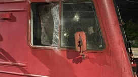 В Подмосковье подростки разгромили электричку и распылили газ в машиниста В Подмосковье подростки разгромили электричку и распылили газ в машиниста