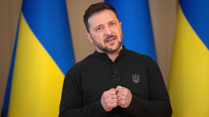 Зеленский отверг сравнение конфликта РФ и Украиной с детской дракой Зеленский отверг сравнение конфликта РФ и Украиной с детской дракой