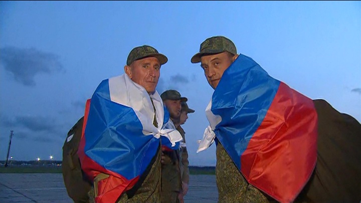 Освобожденные из плена российские бойцы поделились эмоциями после возвращения Освобожденные из плена российские бойцы поделились эмоциями после возвращения
