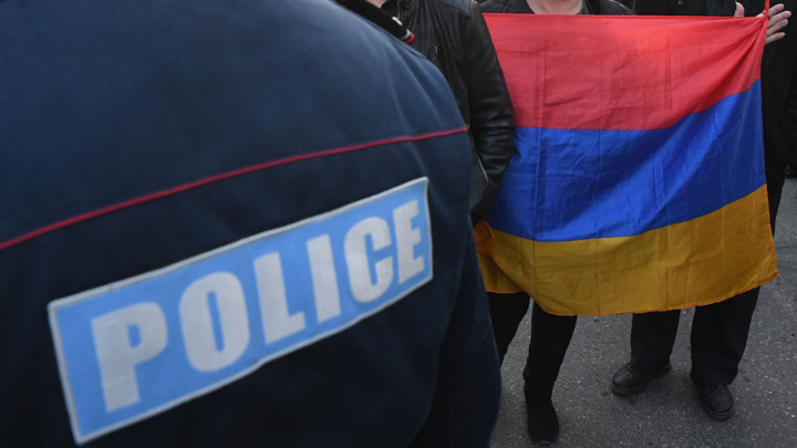 Обыски у миллиардера Самвела Карапетяна начались в Армении Обыски у миллиардера Самвела Карапетяна начались в Армении