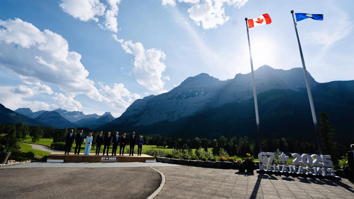 Захарова: саммит G7 в Канаде стал позорищем Захарова: саммит G7 в Канаде стал позорищем