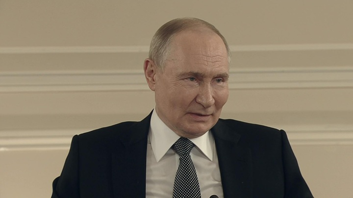 Путин: если первое лицо Украины нелегитимно, то нелегитимна и вся система власти Путин: если первое лицо Украины нелегитимно, то нелегитимна и вся система власти