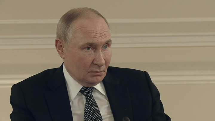 Путин заявил о готовности переговорных групп по Украине встретиться после 22 июня Путин заявил о готовности переговорных групп по Украине встретиться после 22 июня