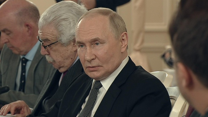 Путин выразил соболезнования семьям журналистов, погибших в конфликте на Украине Путин выразил соболезнования семьям журналистов, погибших в конфликте на Украине