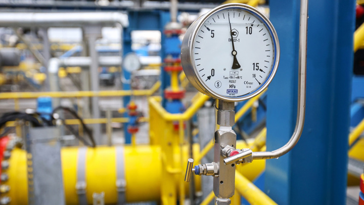 Сийярто: запрет на покупку нефти и газа из РФ отправит в нокаут экономику Европы