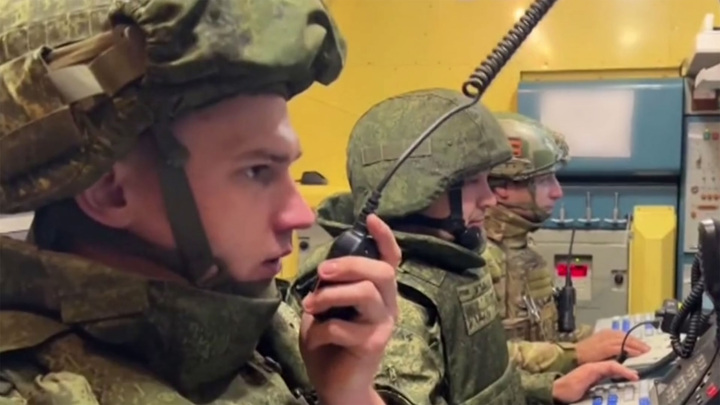 МО РФ: силы ПВО сбили 12 украинских БПЛА в течение получаса МО РФ: силы ПВО сбили 12 украинских БПЛА в течение получаса