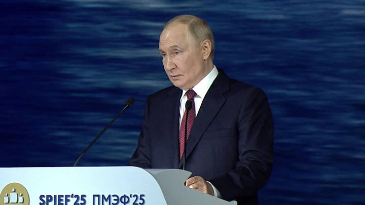 Путин: нужно уходить от деления компаний на оборонно-промышленные и гражданские Путин: нужно уходить от деления компаний на оборонно-промышленные и гражданские