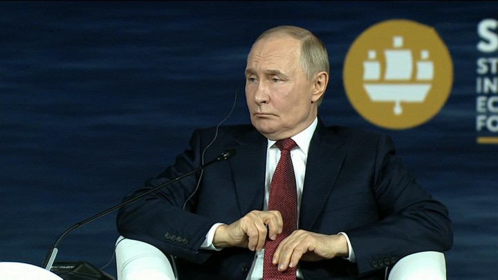 Путин определил пять основных направлений развития экономики России Путин определил пять основных направлений развития экономики России