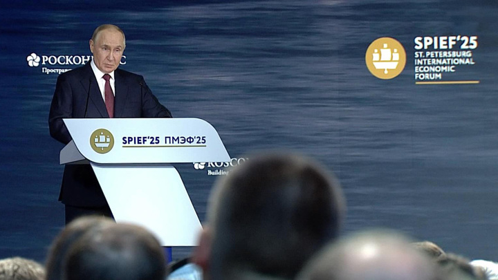Путин поручил кабмину оцифровать индикаторы структурных изменений экономики Путин поручил кабмину оцифровать индикаторы структурных изменений экономики