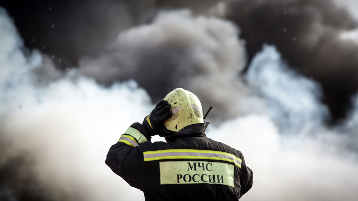 Два человека погибли на пожаре в Великом Новгороде, еще 4 удалось спасти Два человека погибли на пожаре в Великом Новгороде, еще 4 удалось спасти