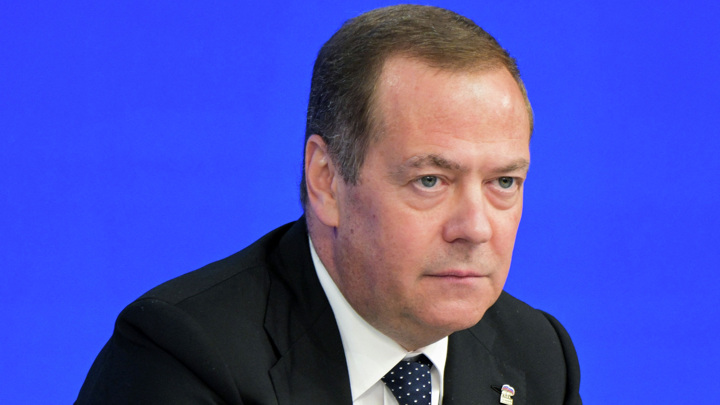 Медведев: есть опасность перехода ближневосточного конфликта в глобальный Медведев: есть опасность перехода ближневосточного конфликта в глобальный