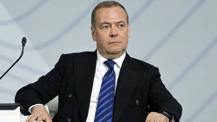 Медведев призвал Израиль вместе с Ираном отказаться от ядерных программ Медведев призвал Израиль вместе с Ираном отказаться от ядерных программ