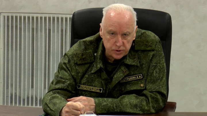 Бастрыкин поручил провести проверку после избиения подростками мужчины в Рязани Бастрыкин поручил провести проверку после избиения подростками мужчины в Рязани