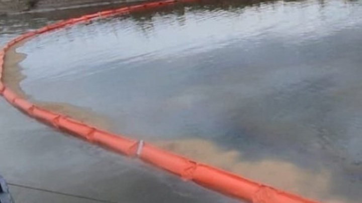 В Якутии ликвидированы нефтяные пятна на реке Вилюй В Якутии ликвидированы нефтяные пятна на реке Вилюй