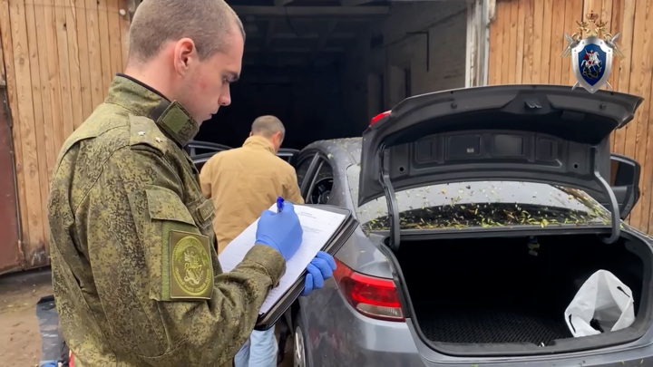 СК показал автомобиль, в котором убили главу спортколледжа Новомосковска СК показал автомобиль, в котором убили главу спортколледжа Новомосковска