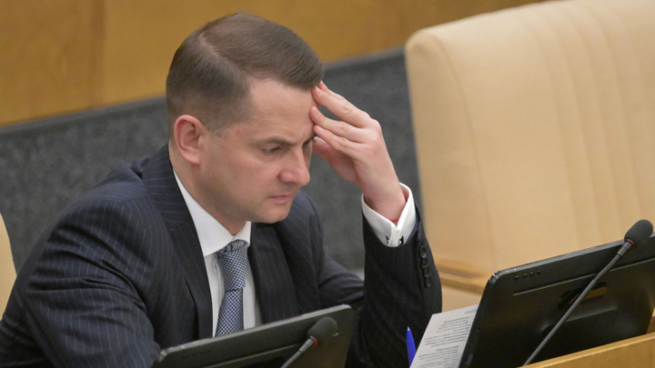 Депутат Нилов: стипендия в вузах не должна быть ниже прожиточного минимума Депутат Нилов: стипендия в вузах не должна быть ниже прожиточного минимума