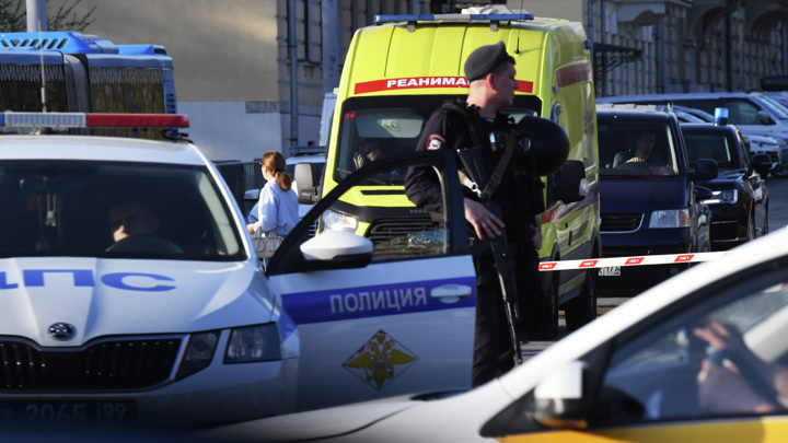 На трассе М10 в Тверской области столкнулись три грузовика, погибли два человека На трассе М10 в Тверской области столкнулись три грузовика, погибли два человека