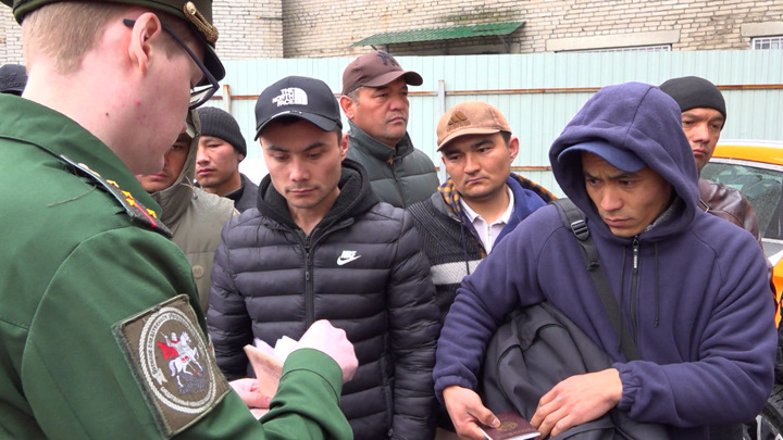 МВД опровергло легализацию 50 тыс. мигрантов в Калужской области МВД опровергло легализацию 50 тыс. мигрантов в Калужской области