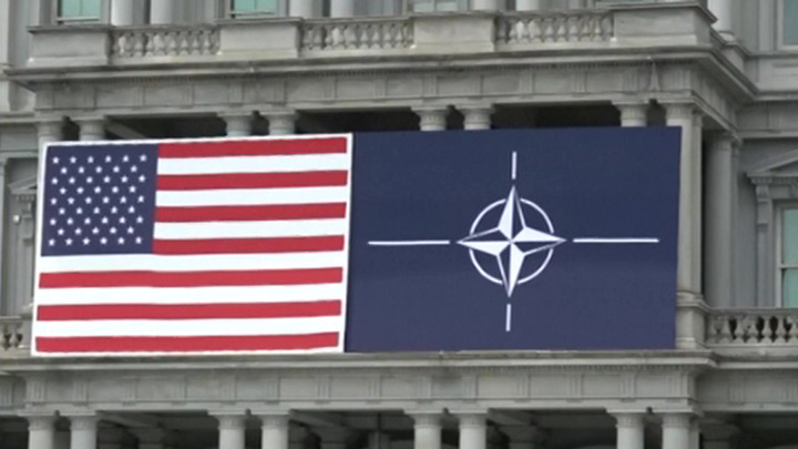 Кремль не комментирует слова Трампа о членстве США в НАТО Кремль не комментирует слова Трампа о членстве США в НАТО