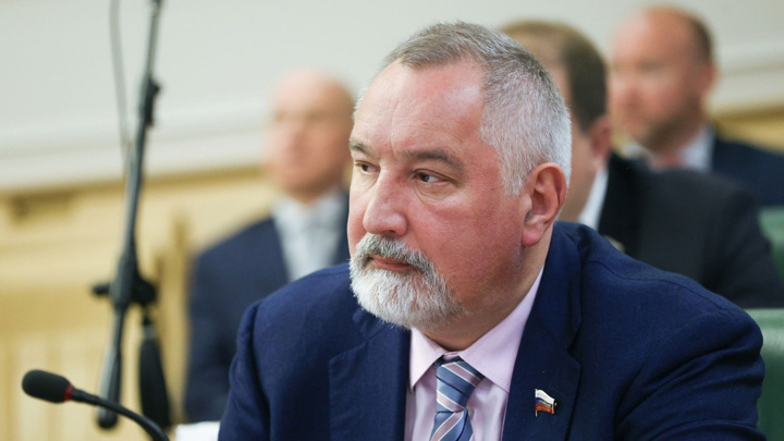 Рогозин заявил, что неудачно пошутивших КВН-щиков не ждут на фронте Рогозин заявил, что неудачно пошутивших КВН-щиков не ждут на фронте