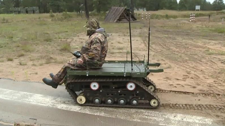 Военный эксперт Петр: доставщики матсредств менее защищены от ударов противника Военный эксперт Петр: доставщики матсредств менее защищены от ударов противника