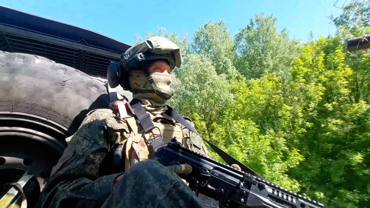 Белоусов назвал наступательные действия ВС РФ в ходе СВО успешными Белоусов назвал наступательные действия ВС РФ в ходе СВО успешными