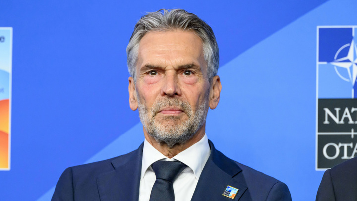 Премьер Нидерландов: 18-й пакет санкций ЕС против РФ затронет банки Премьер Нидерландов: 18-й пакет санкций ЕС против РФ затронет банки