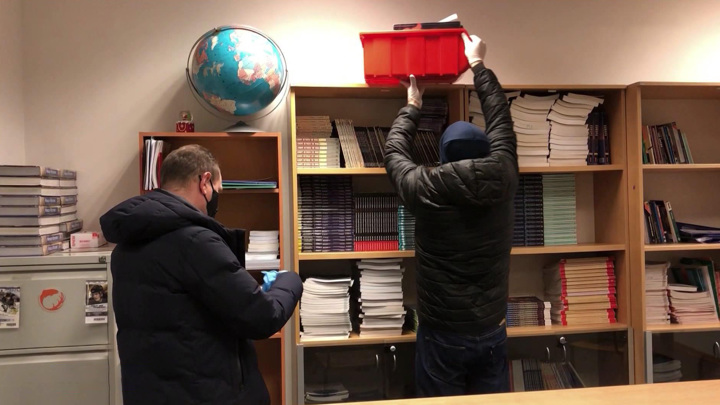 Силовики проводят обыски в администрации Сургута Силовики проводят обыски в администрации Сургута