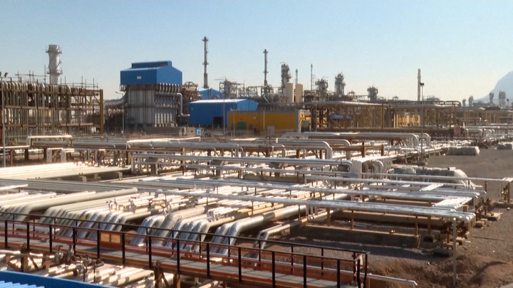 В Дагестане арестовали нефтебазы и землю, связанные с госсекретарем Магомедовым В Дагестане арестовали нефтебазы и землю, связанные с госсекретарем Магомедовым